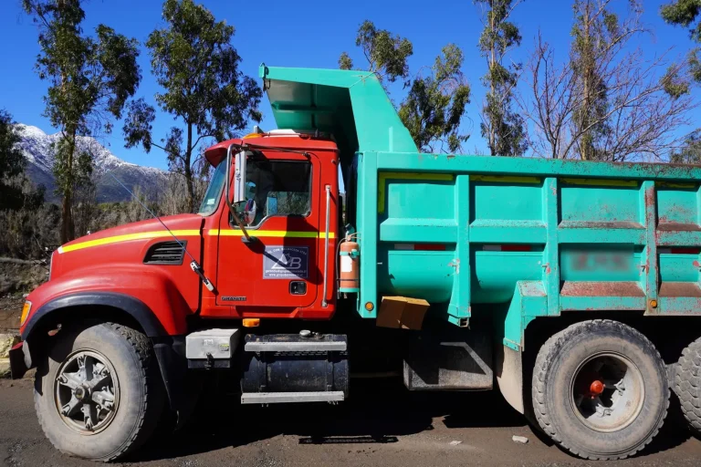Camión tolva Mack para transporte de áridos
