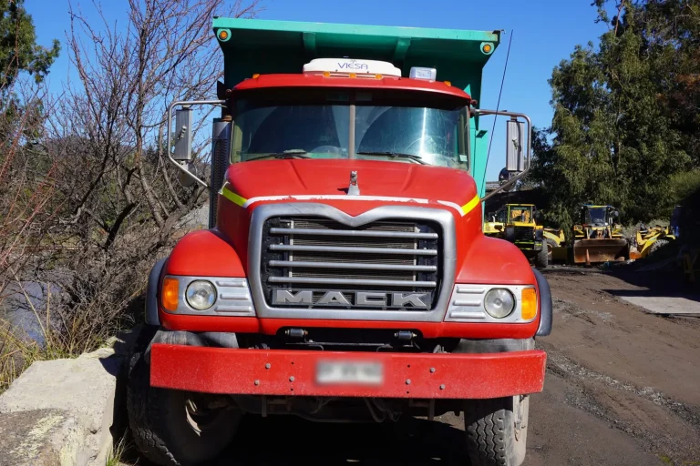 Camión tolva Mack de Transportes Ingetrans
