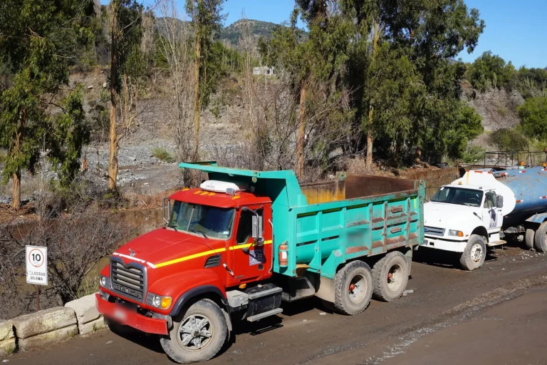 Camión tolva para transporte de carga