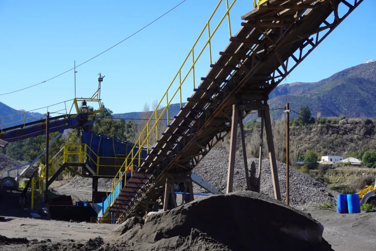 Correa transportadora en la planta de áridos
